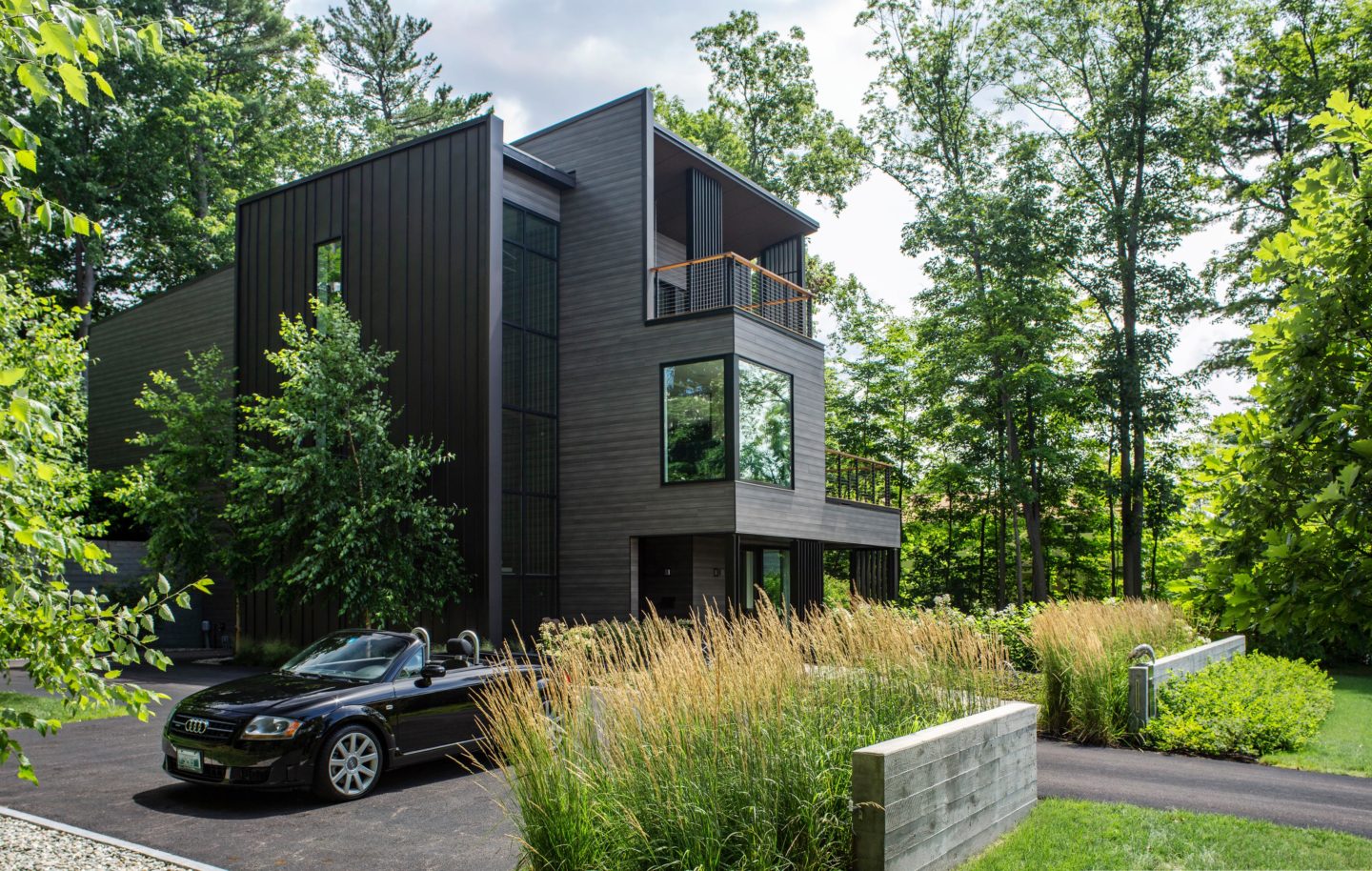 Lake View Modern Residence - Wagner Hodgson Landscape Architecture